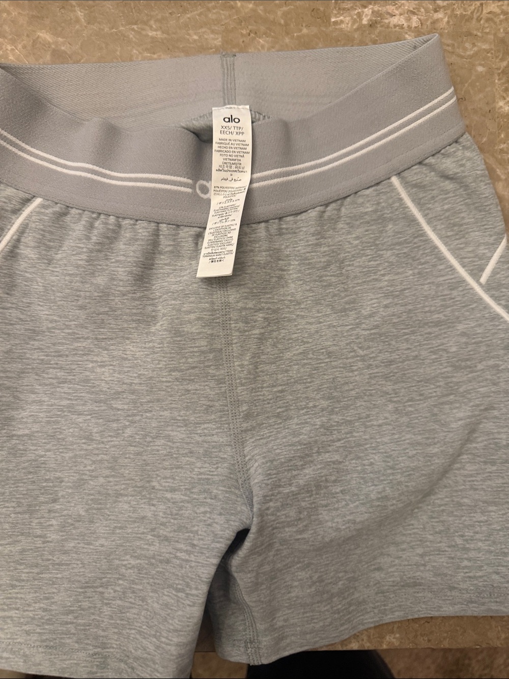 ALO yoga alosoft heart throb short xxs - Picture 5 of 5